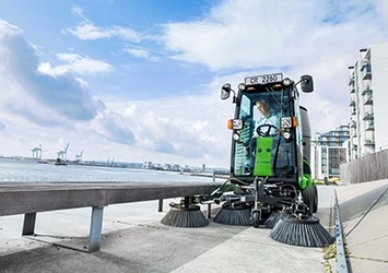 Komunālā mašīna Egholm City Ranger 2260 – jauda un universālums visu gadu